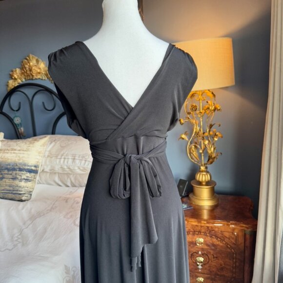 Super Comfy Black Midi Dress - Picture 7 of 14